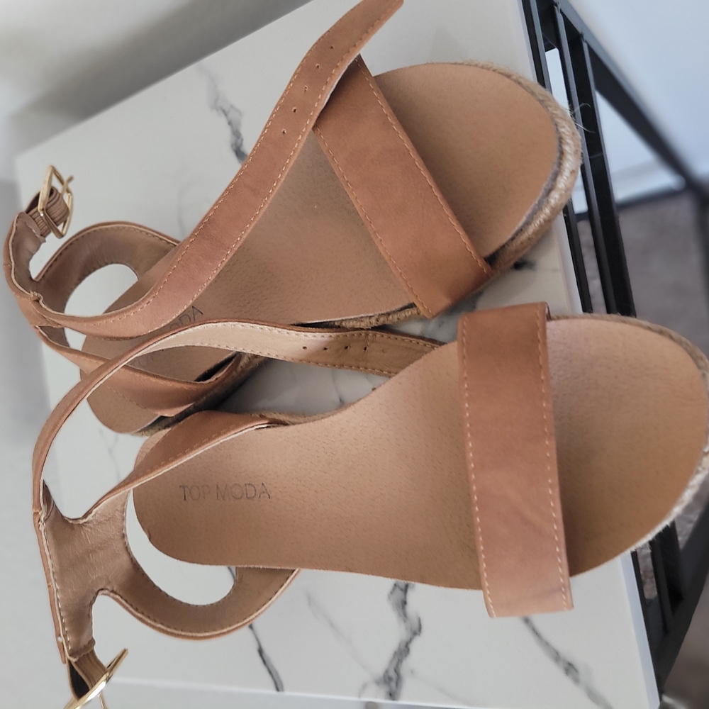 TOP Moda Tan Sandals with Ankle Strap and Medium Heel